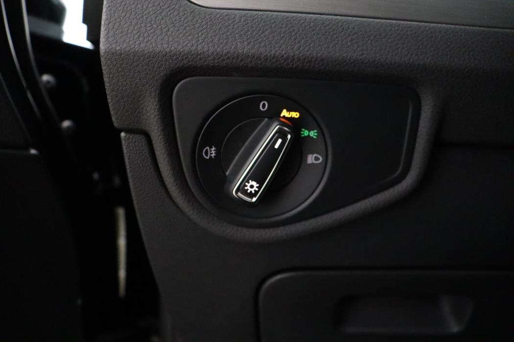 VOLKSWAGEN Touran 2017