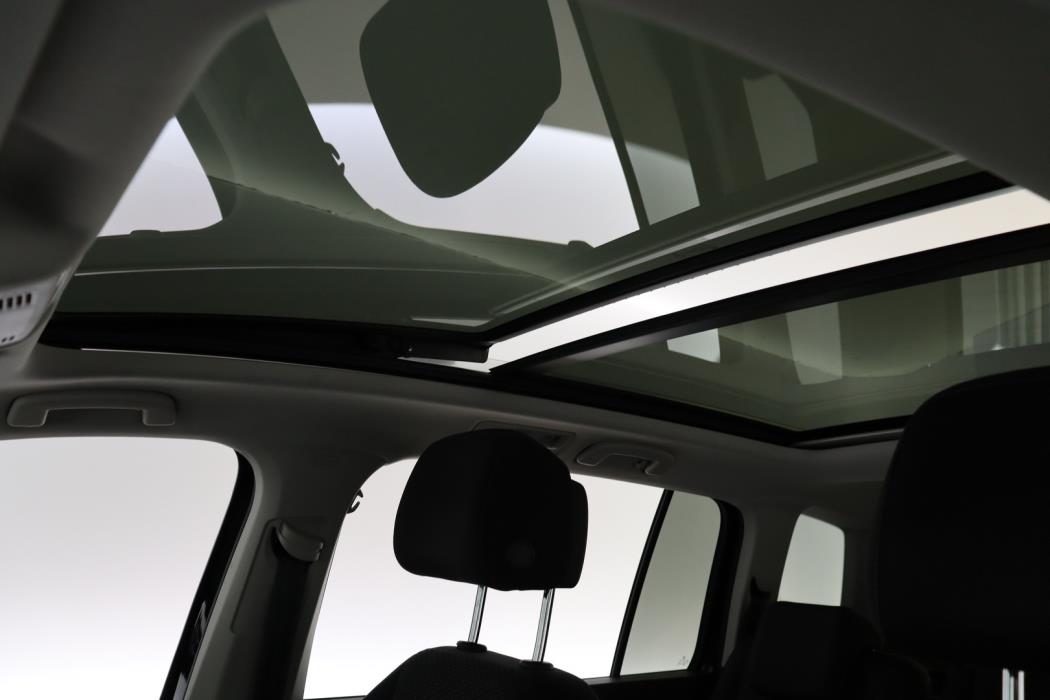 VOLKSWAGEN Touran 2017