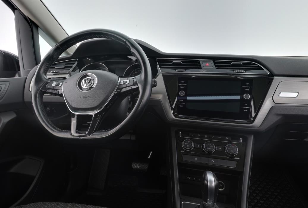 VOLKSWAGEN Touran 2017