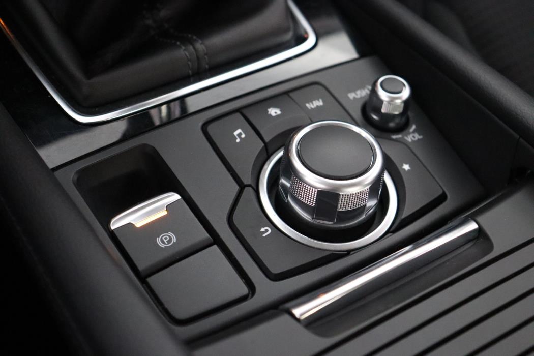MAZDA Mazda3 2018