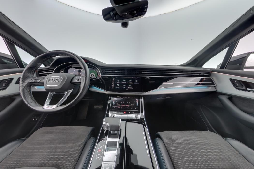 AUDI Q7 2020