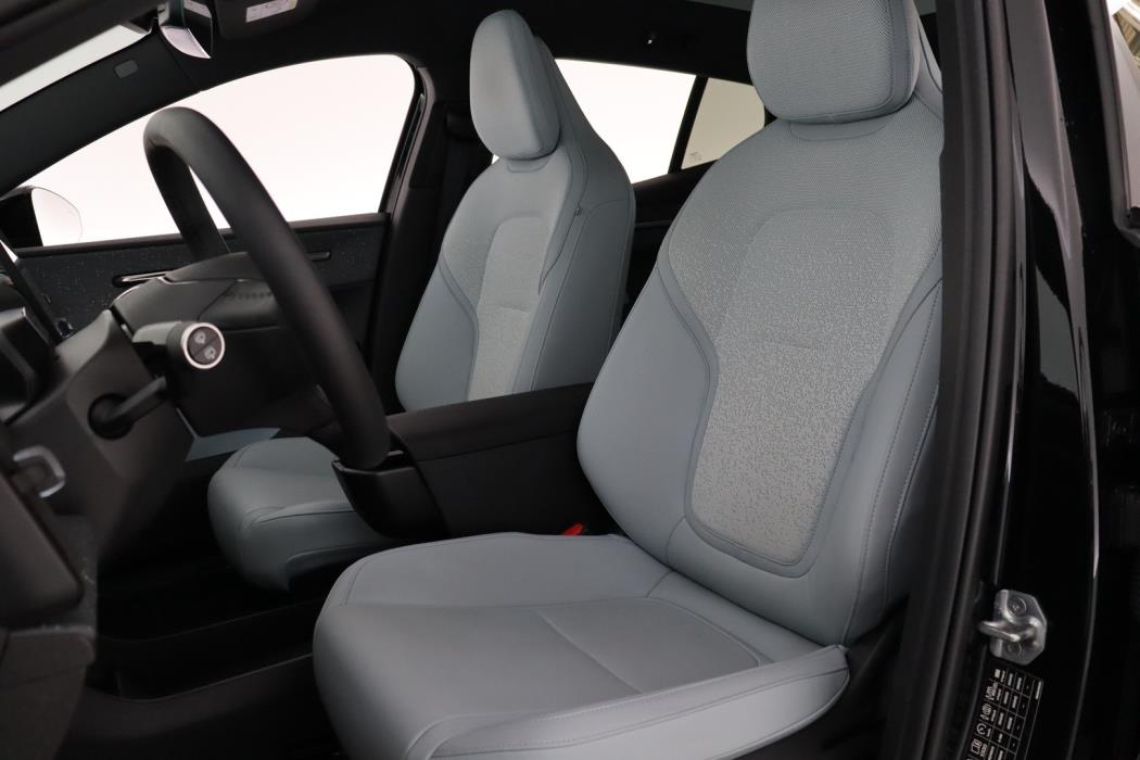 VOLVO EX30 2024