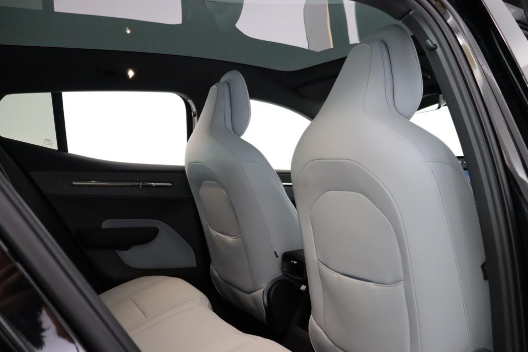 VOLVO EX30 2024