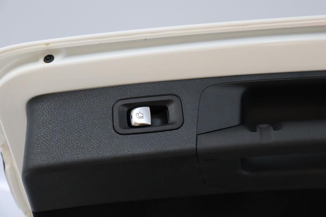 MERCEDES-BENZ E 2021