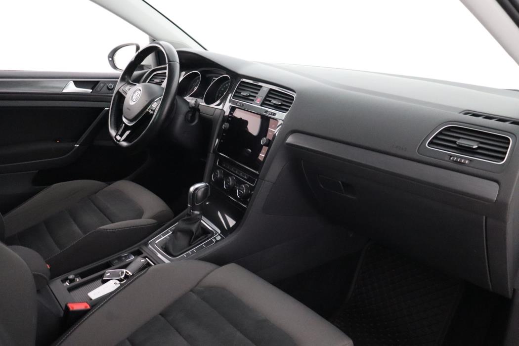 VOLKSWAGEN Golf 2018