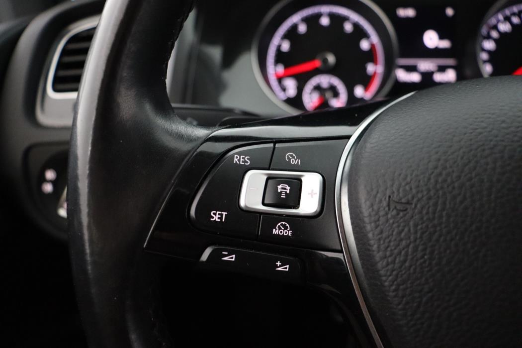 VOLKSWAGEN Golf 2018