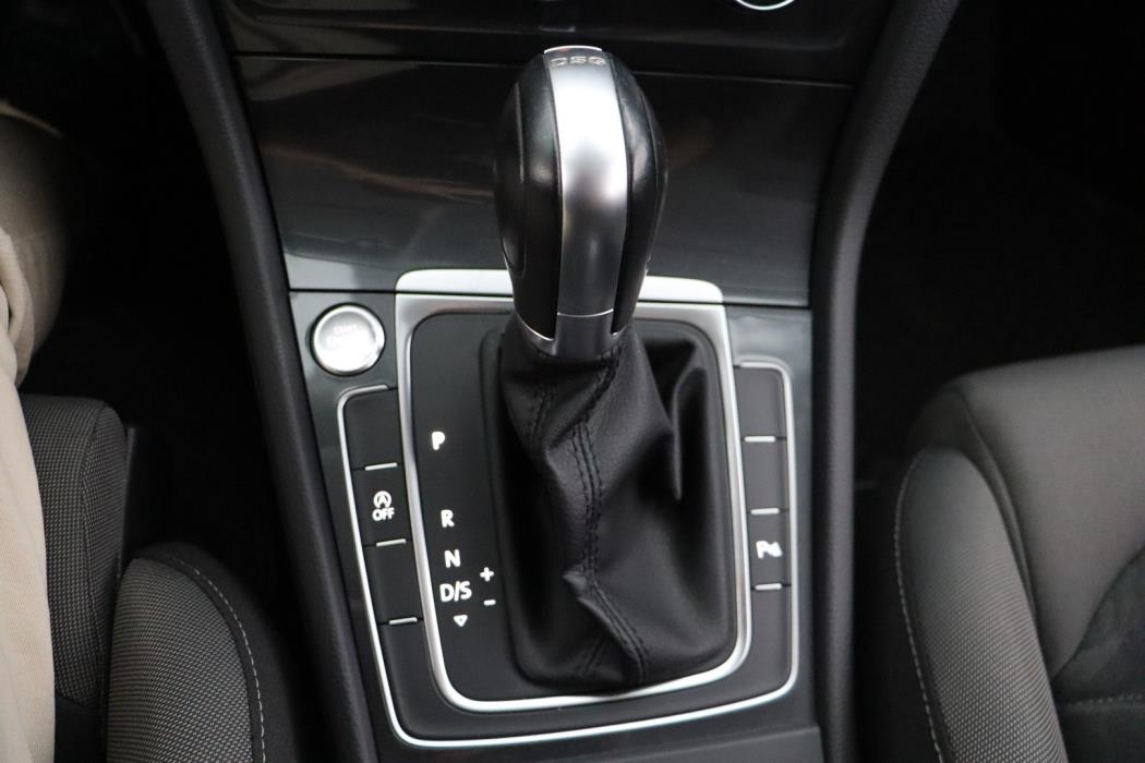 VOLKSWAGEN Golf 2018