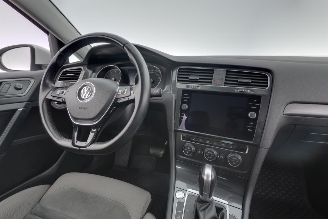 VOLKSWAGEN Golf 2018