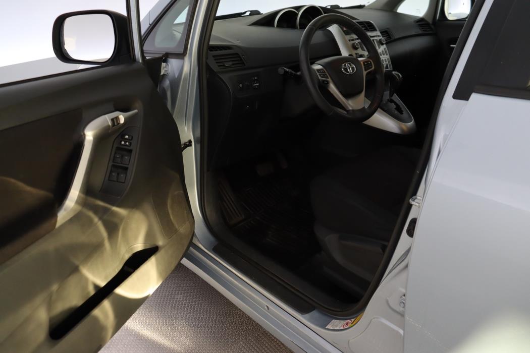TOYOTA Verso 2011