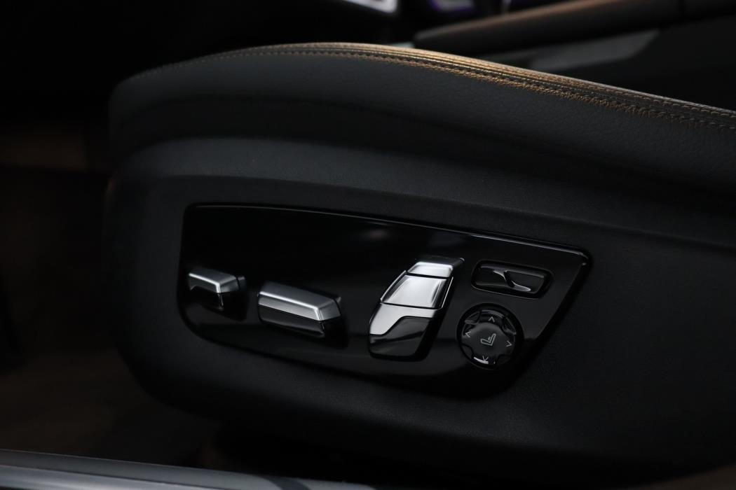 BMW 740 2019
