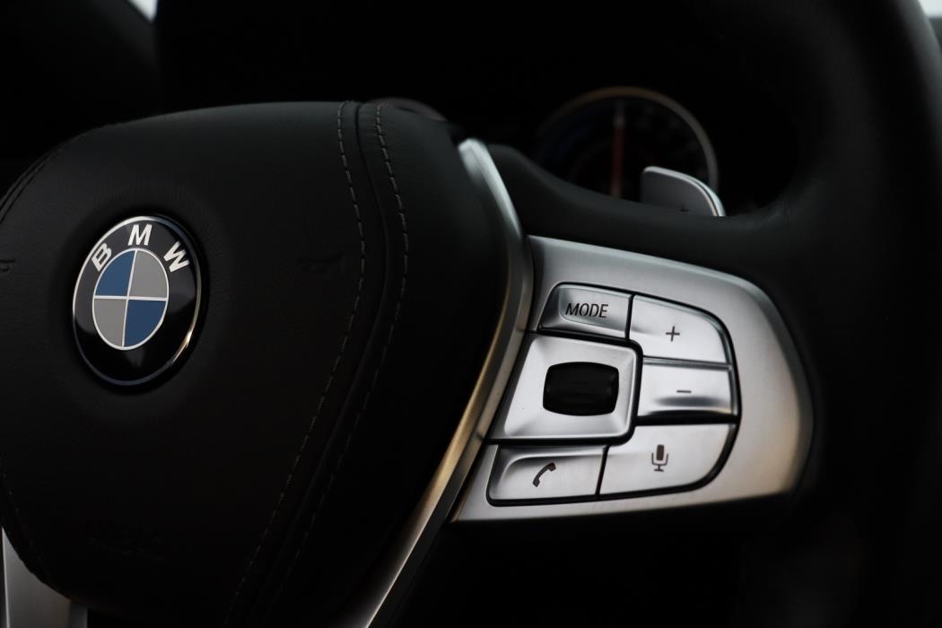 BMW 740 2019
