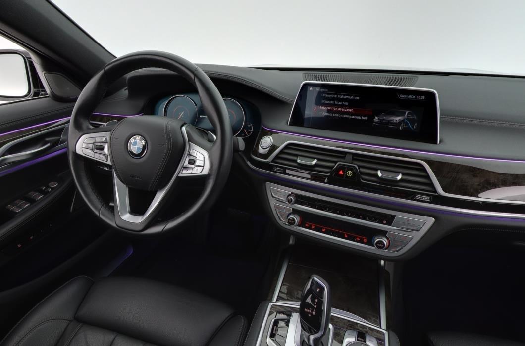 BMW 740 2019