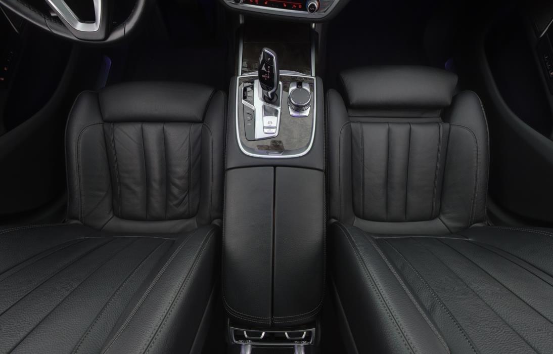 BMW 740 2019