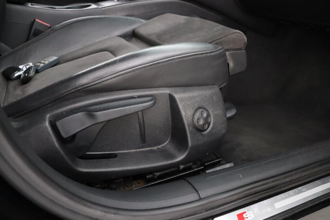 AUDI A4 2008