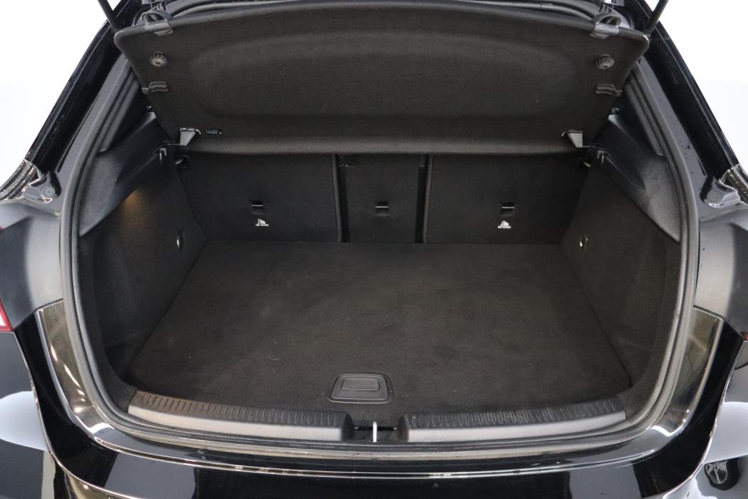 MERCEDES-BENZ A 2020