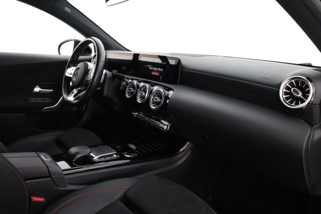 MERCEDES-BENZ A 2020