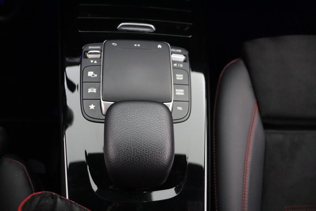 MERCEDES-BENZ A 2020