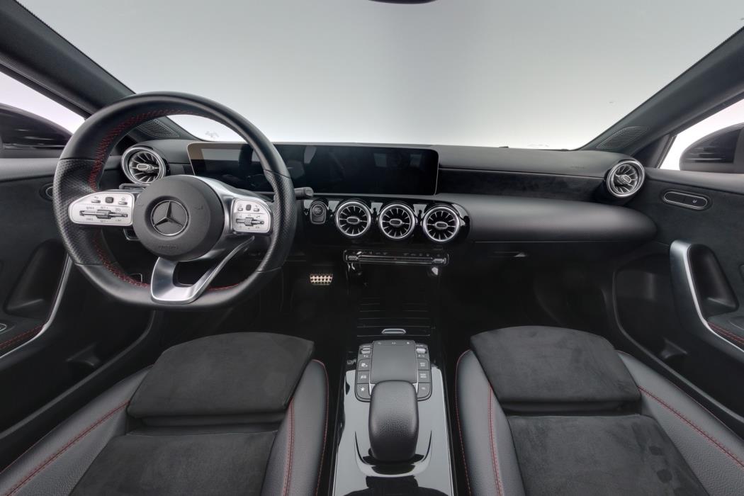 MERCEDES-BENZ A 2020