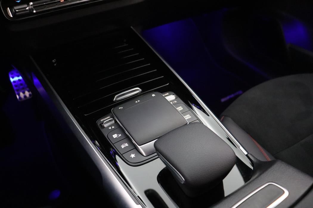 MERCEDES-BENZ EQB 2022