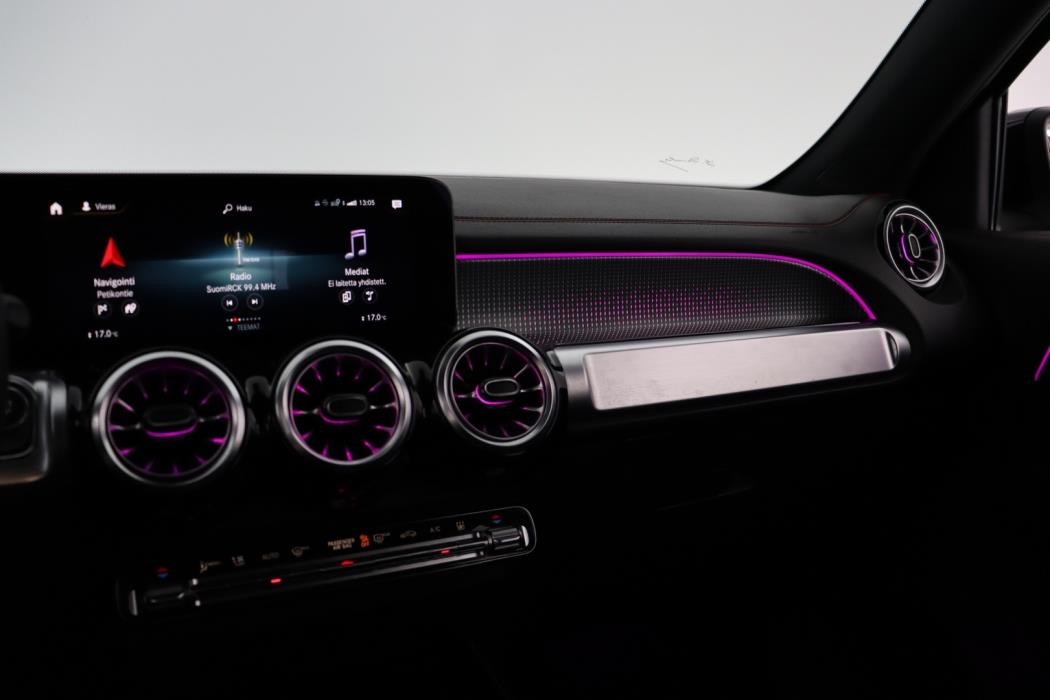 MERCEDES-BENZ EQB 2022