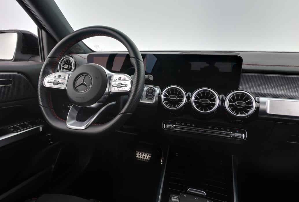 MERCEDES-BENZ EQB 2022