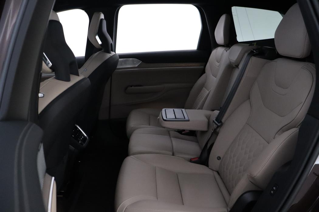 VOLVO EX90 2025