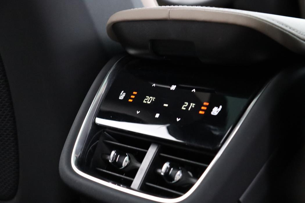 VOLVO EX90 2025