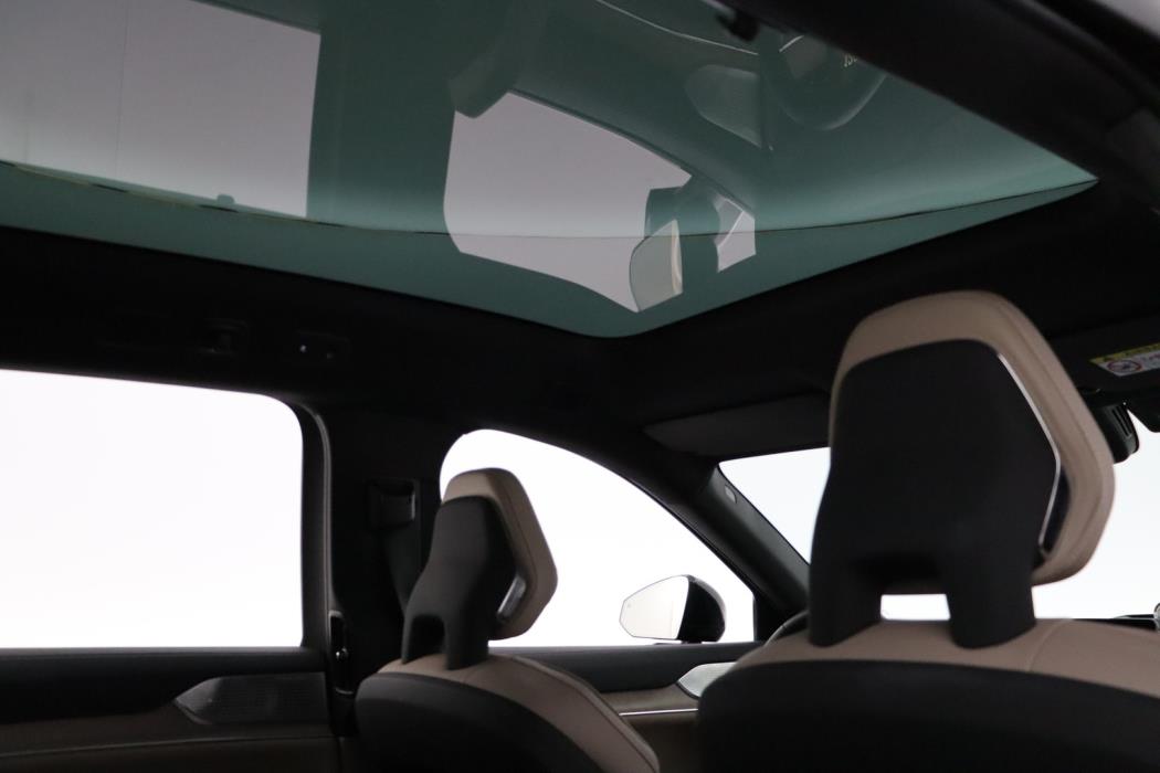 VOLVO EX90 2025