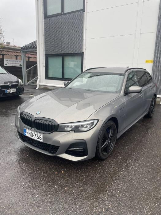 BMW 330 2020