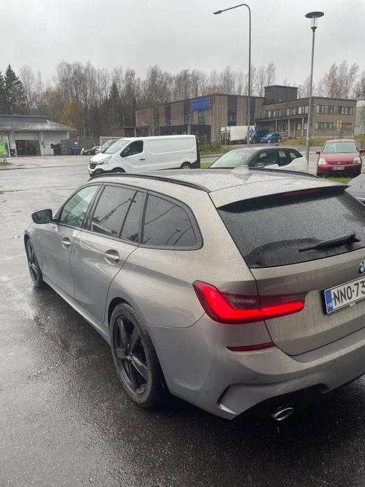 BMW 330 2020
