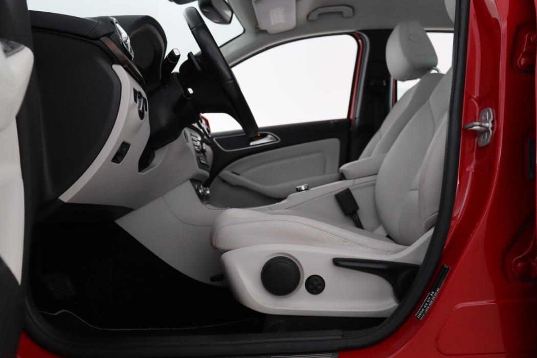 MERCEDES-BENZ B 2012