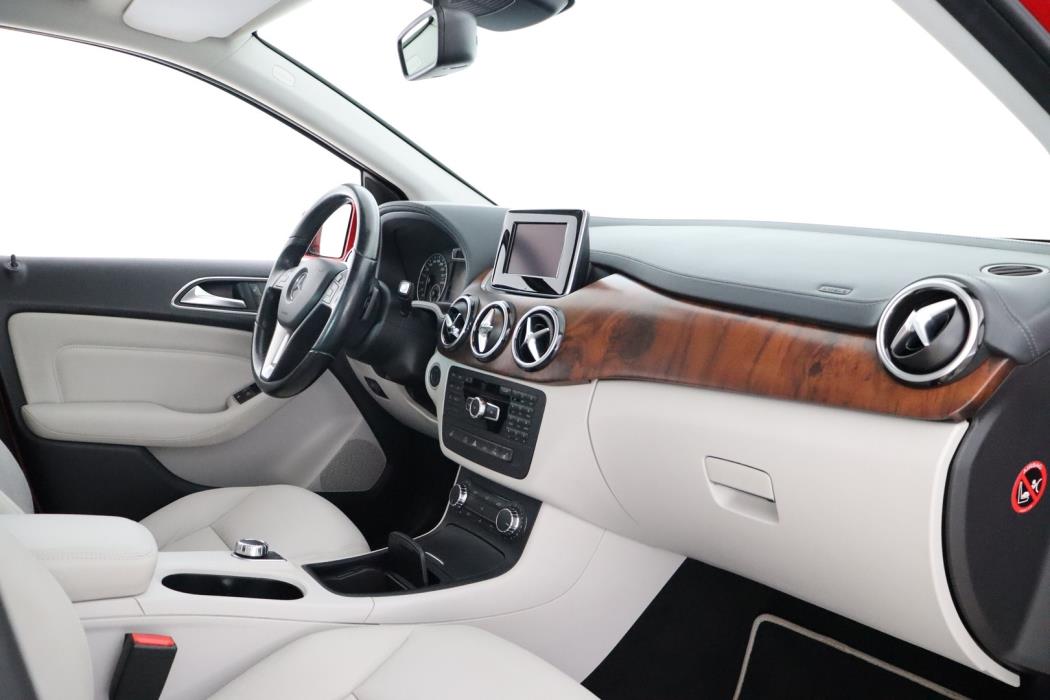 MERCEDES-BENZ B 2012