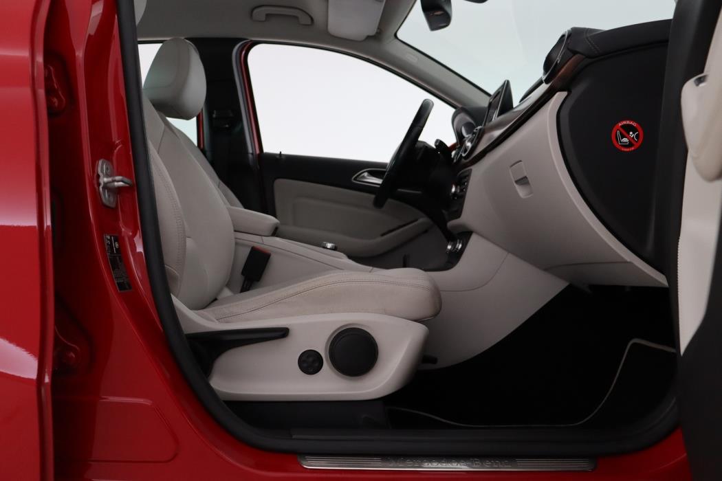 MERCEDES-BENZ B 2012