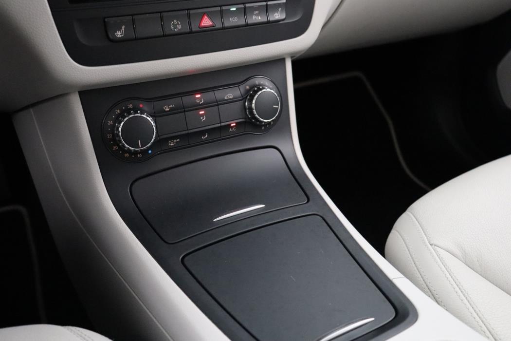 MERCEDES-BENZ B 2012