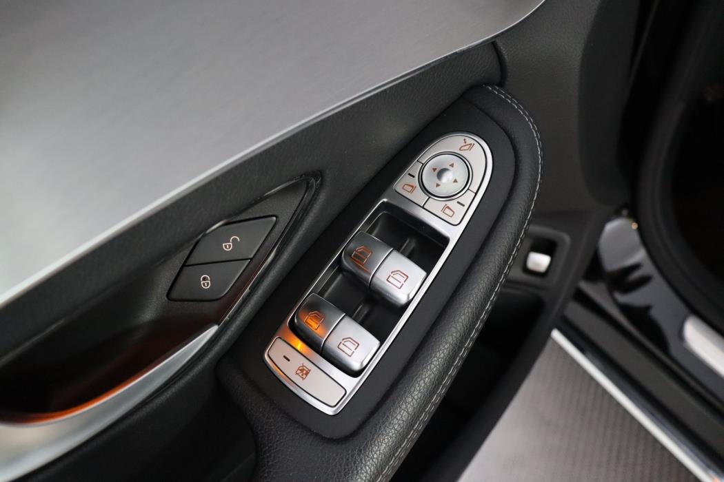 MERCEDES-BENZ C 2020