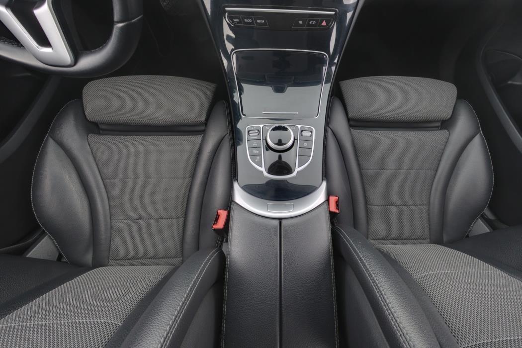 MERCEDES-BENZ C 2020