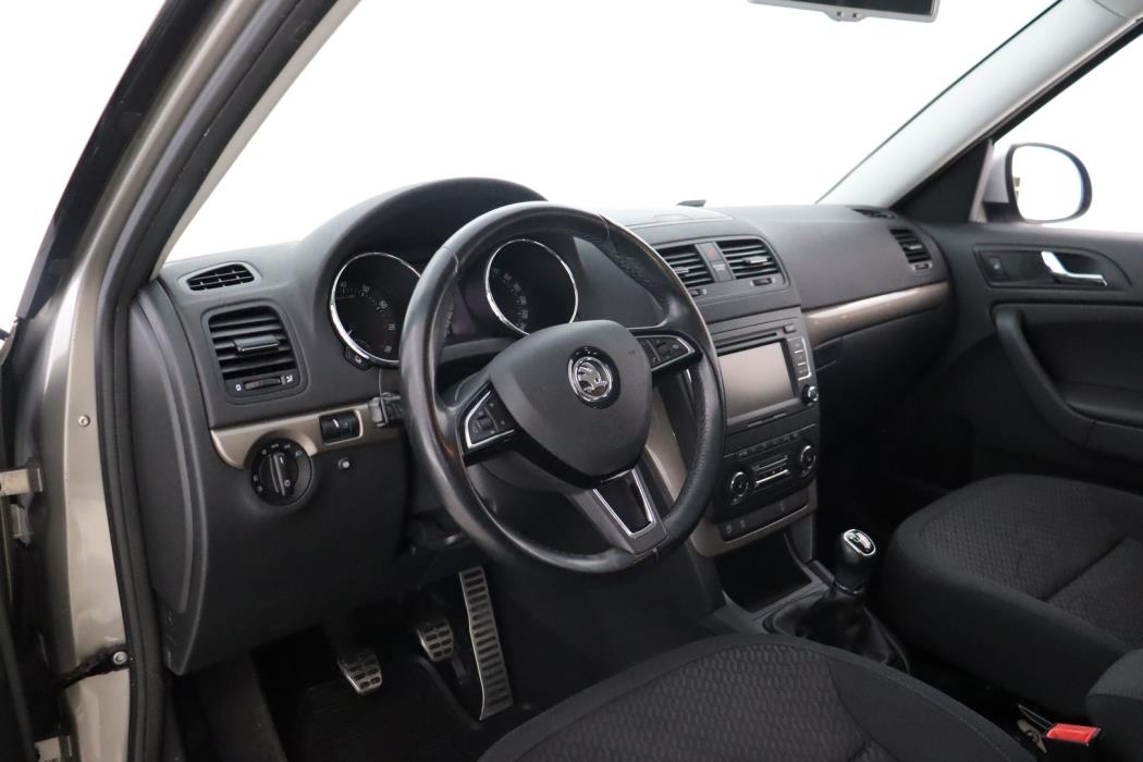 SKODA Yeti 2014