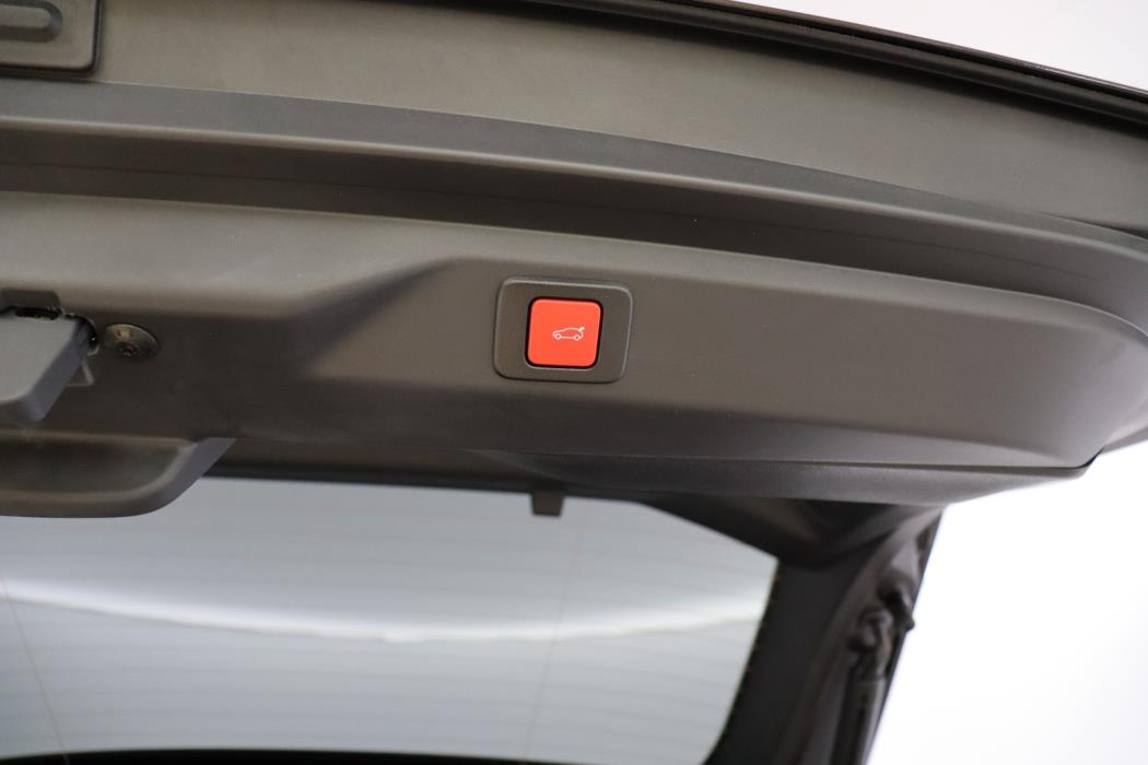 PEUGEOT E-3008 2026