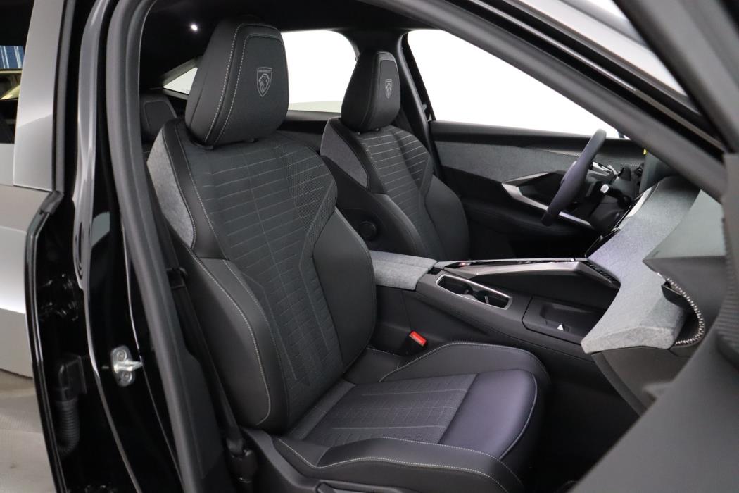 PEUGEOT E-3008 2026