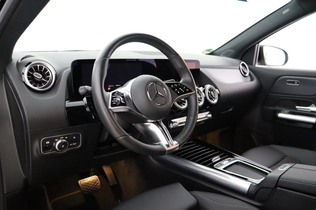 MERCEDES-BENZ EQA 2024