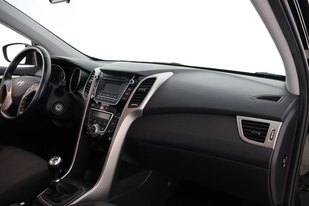 HYUNDAI i30 5d 2015