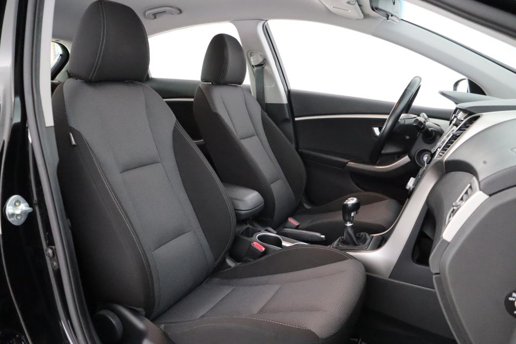 HYUNDAI i30 5d 2015