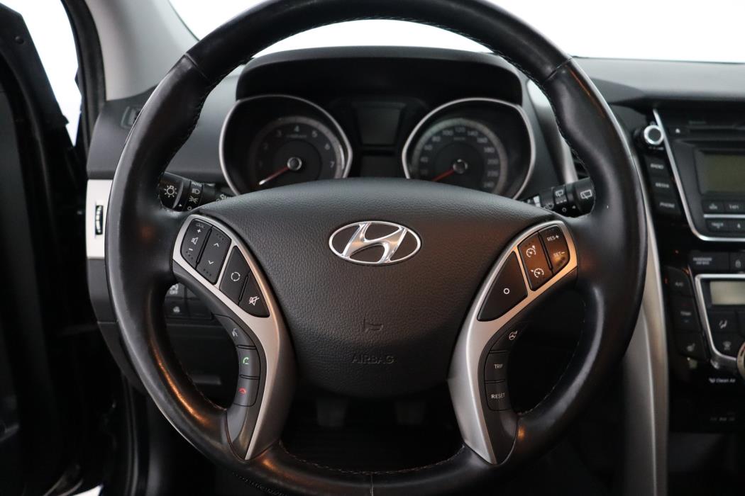 HYUNDAI i30 5d 2015