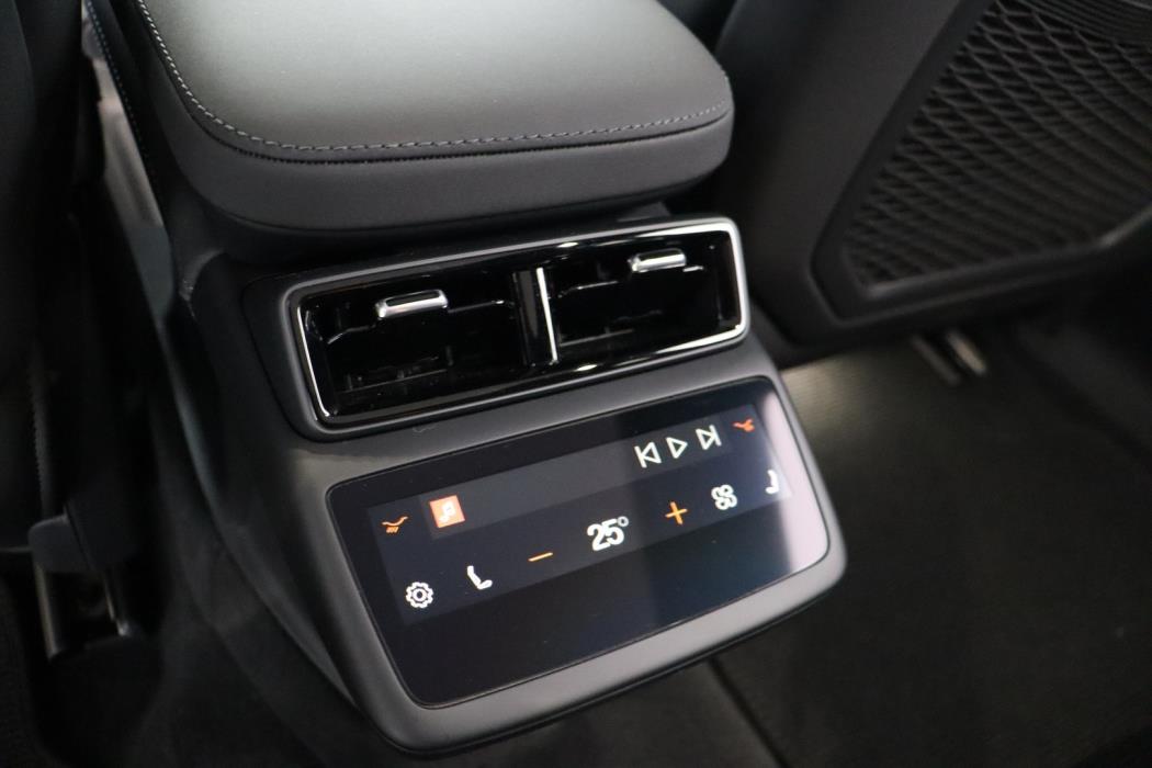 POLESTAR 4 2025