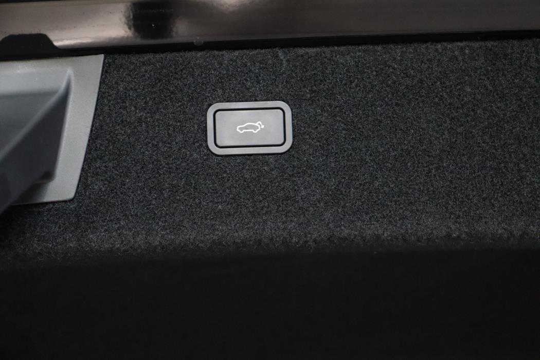 POLESTAR 4 2025