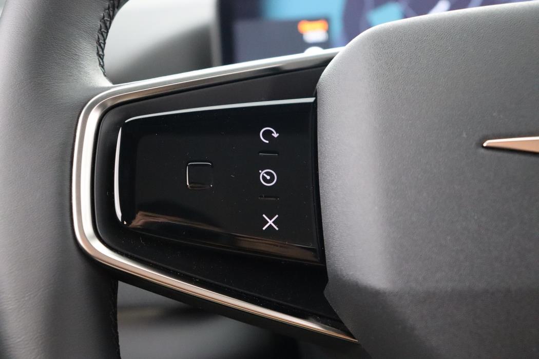 POLESTAR 4 2025
