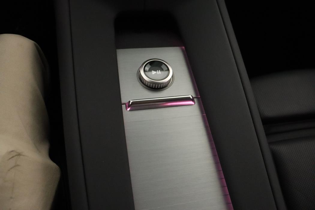 POLESTAR 4 2025