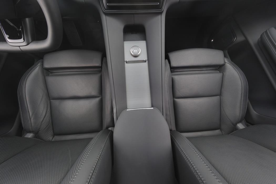 POLESTAR 4 2025
