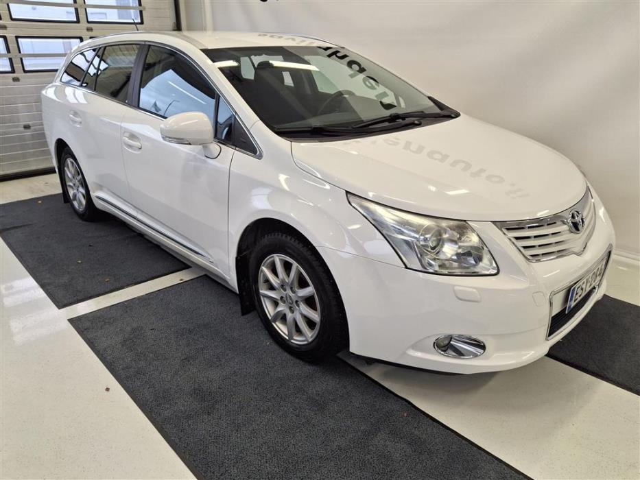 TOYOTA Avensis 2011
