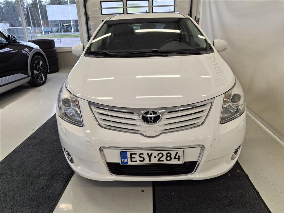 TOYOTA Avensis 2011